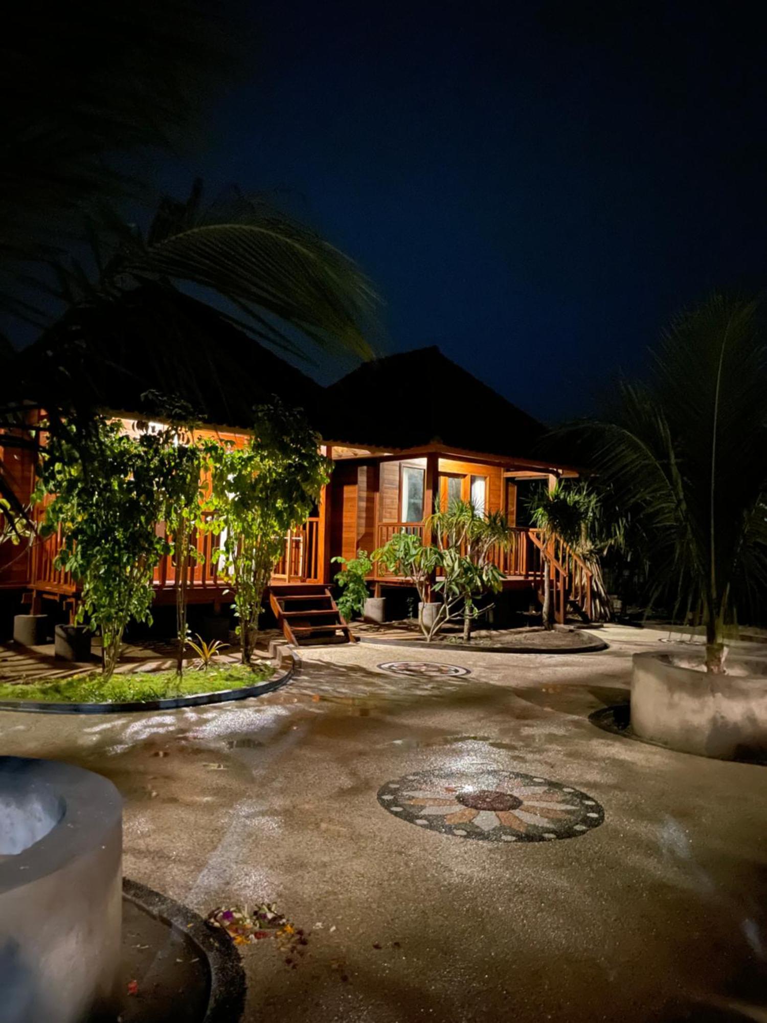 Mangrove Beach Hut Lembongan Exteriör bild